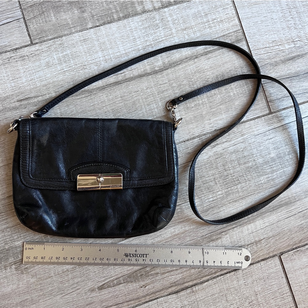 💯 Authentic Coach crossbody bag